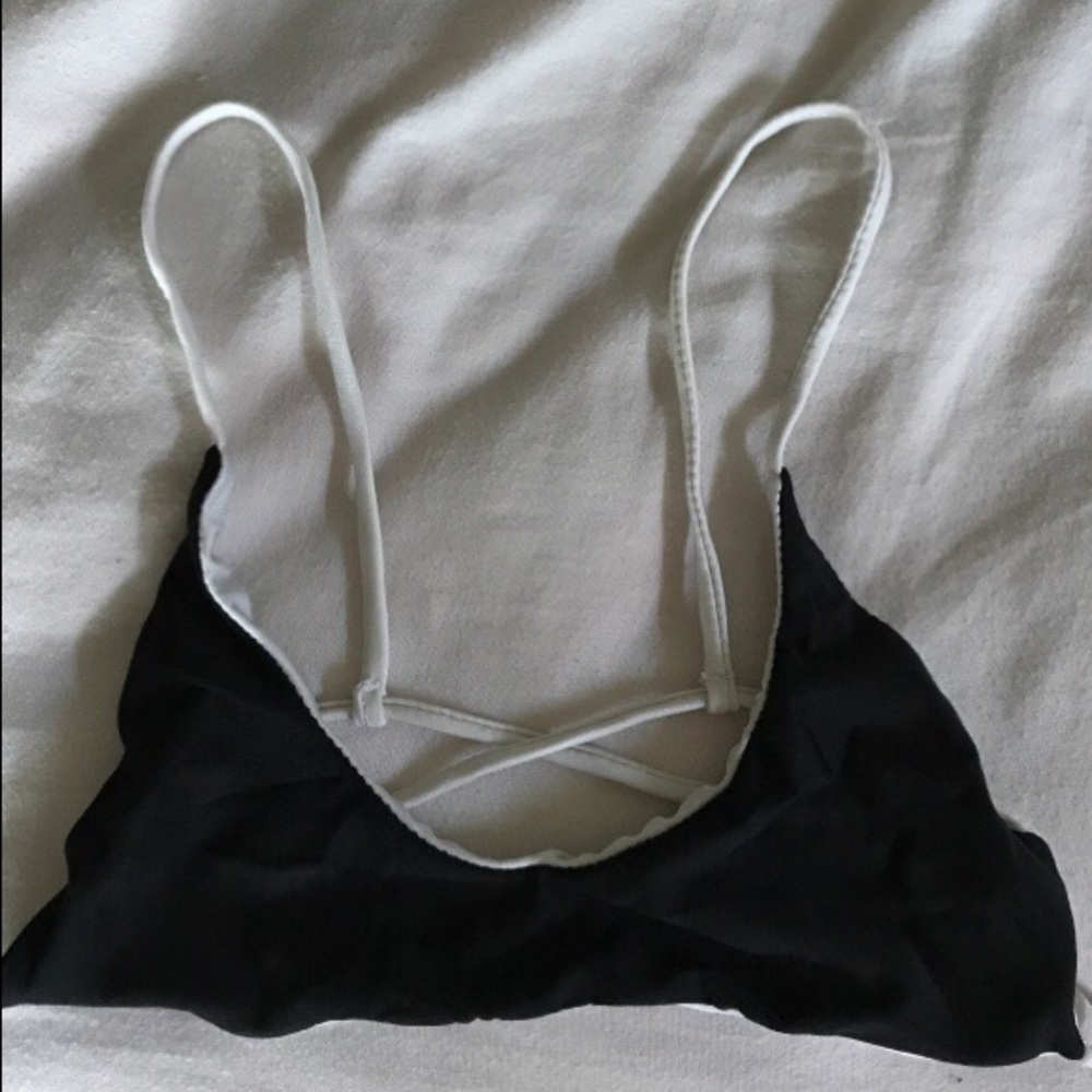 Reversible black and white bikini top